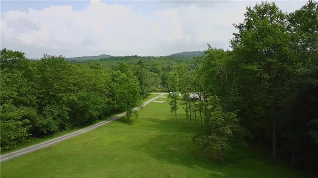 $799,999 | 293 Sandy Hill Road, Valencia, PA 16059