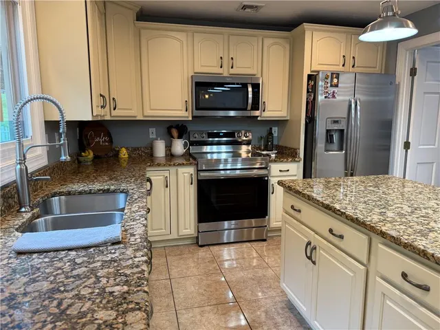 $799,999 | 293 Sandy Hill Road, Valencia, PA 16059