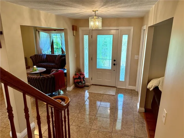 $799,999 | 293 Sandy Hill Road, Valencia, PA 16059