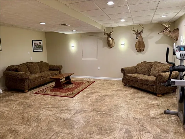 $799,999 | 293 Sandy Hill Road, Valencia, PA 16059