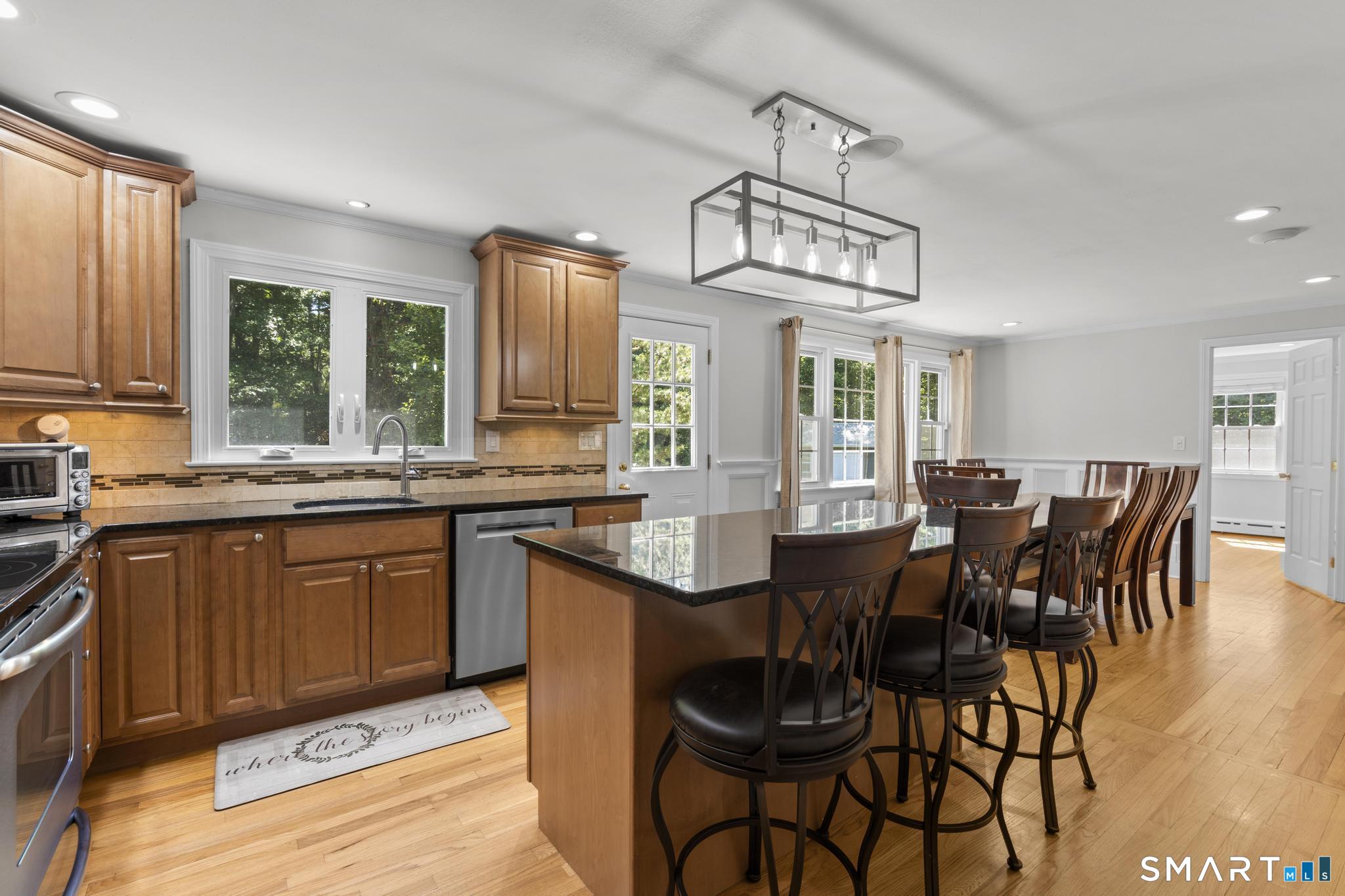 180 Tom Swamp Road Hamden, CT 06518 - Photo 10 of 40