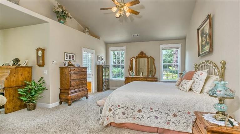 182 Jems Riffle Road Grants Pass, OR 97527 - Photo 13 of 35 HUGE Master bedroom with pond view!