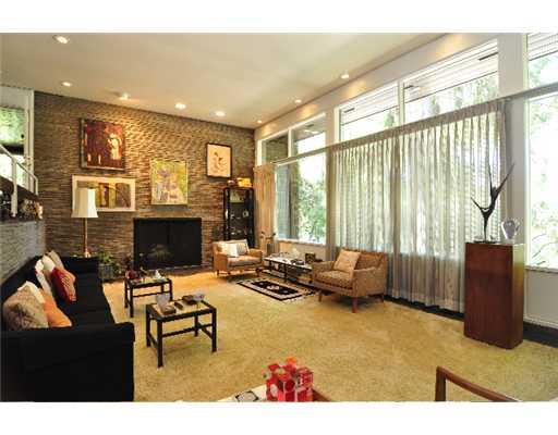 126 Beechmont Road Point Breeze, PA 15206 - Photo 4 of 13 Living Room.