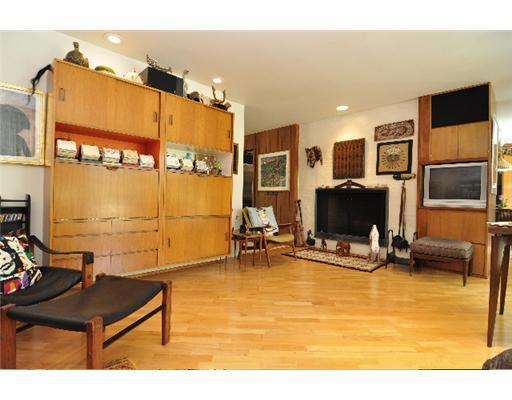 126 Beechmont Road Point Breeze, PA 15206 - Photo 9 of 13 Den/Family/Great Room.