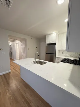 $4,000 | 393 West Broadway, Unit 7, Boston, MA 02127