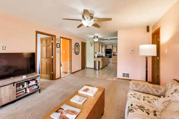 $194,900 | 14895 West Russell Road, Zion, IL 60099