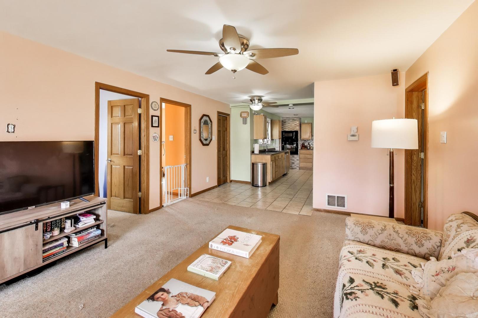 14895 West Russell Road Zion, IL 60099 - Photo 4 of 23