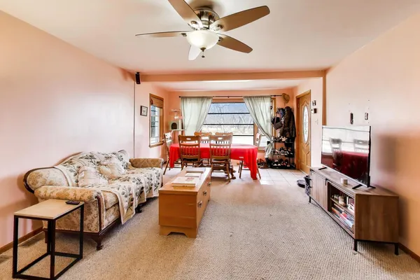 $194,900 | 14895 West Russell Road, Zion, IL 60099