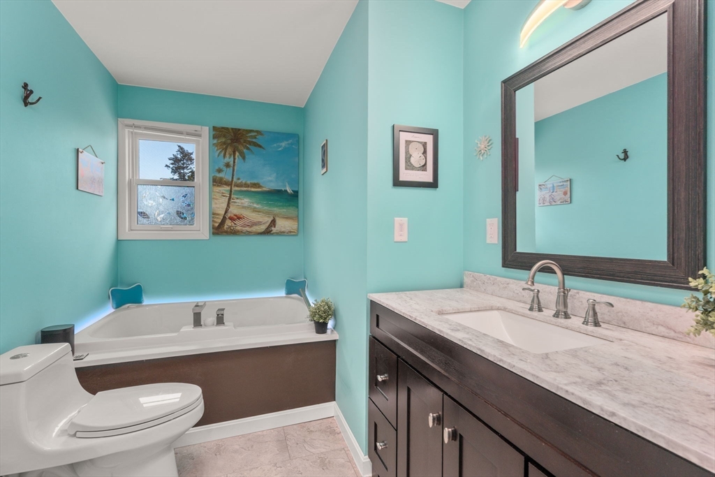 8 West Silver Shell Mattapoisett, MA 02739 - Photo 19 of 38