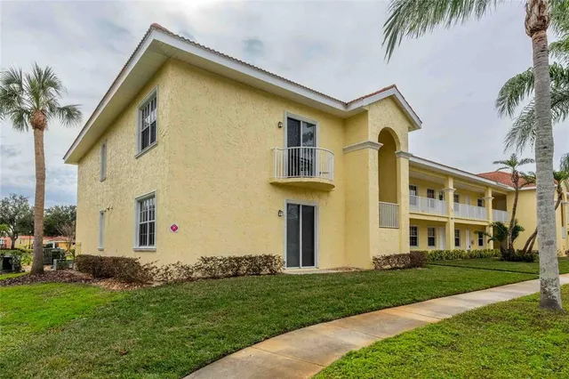 $275,000 | 21032 Picasso Court, Unit 106, Land O Lakes, FL 34637