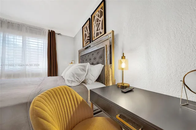 a view of a livingroom with furniture