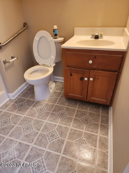 1604 Farm Gate Road Kinston, NC 28504 - Photo 10 of 25 9