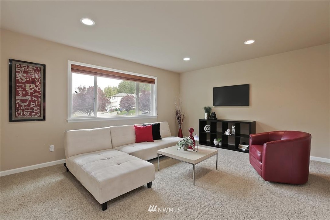 934 South 34th Place Renton, WA 98055 - Photo 12 of 24 Gallery Image 12