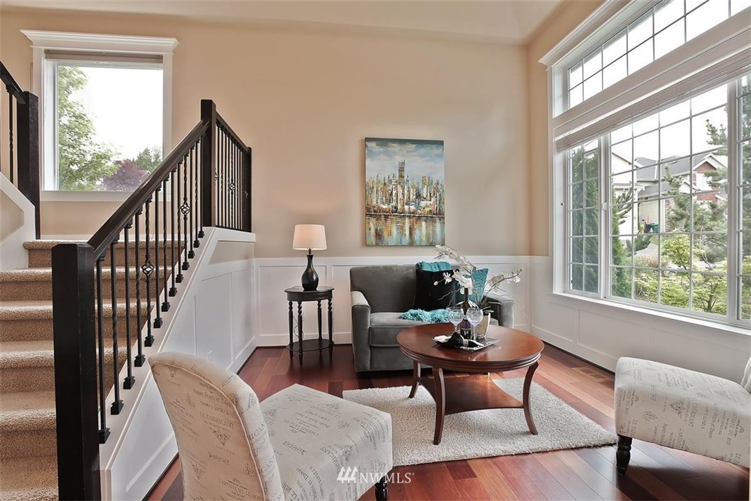 934 South 34th Place Renton, WA 98055 - Photo 3 of 24 Gallery Image 3