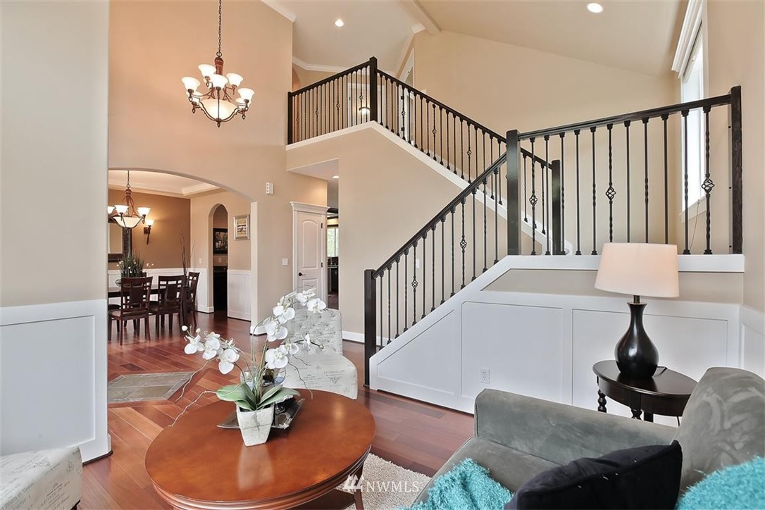 934 South 34th Place Renton, WA 98055 - Photo 4 of 24 Gallery Image 4