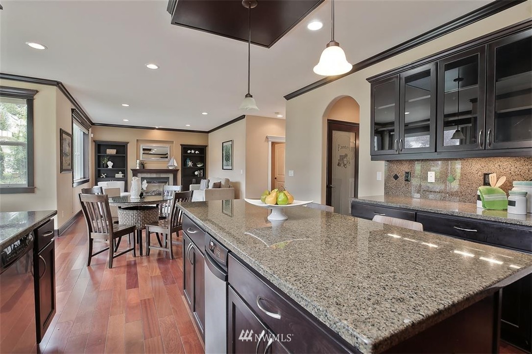 934 South 34th Place Renton, WA 98055 - Photo 8 of 24 Gallery Image 8