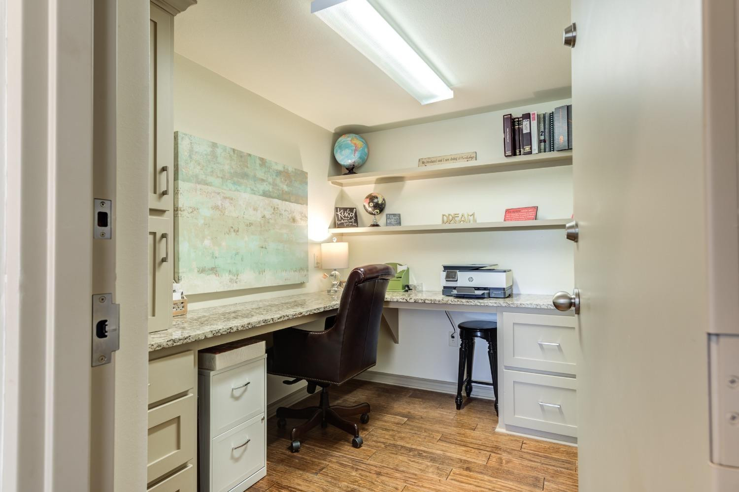 4808 115th Street Lubbock, TX 79424 - Photo 16 of 50 a view of workspace with a window