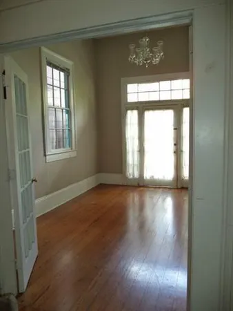$1,950 | 2015 Burgundy Street, New Orleans, LA 70116
