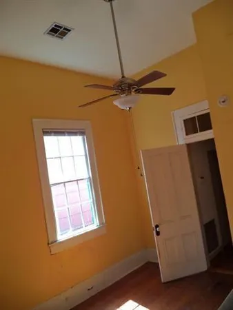 $1,950 | 2015 Burgundy Street, New Orleans, LA 70116