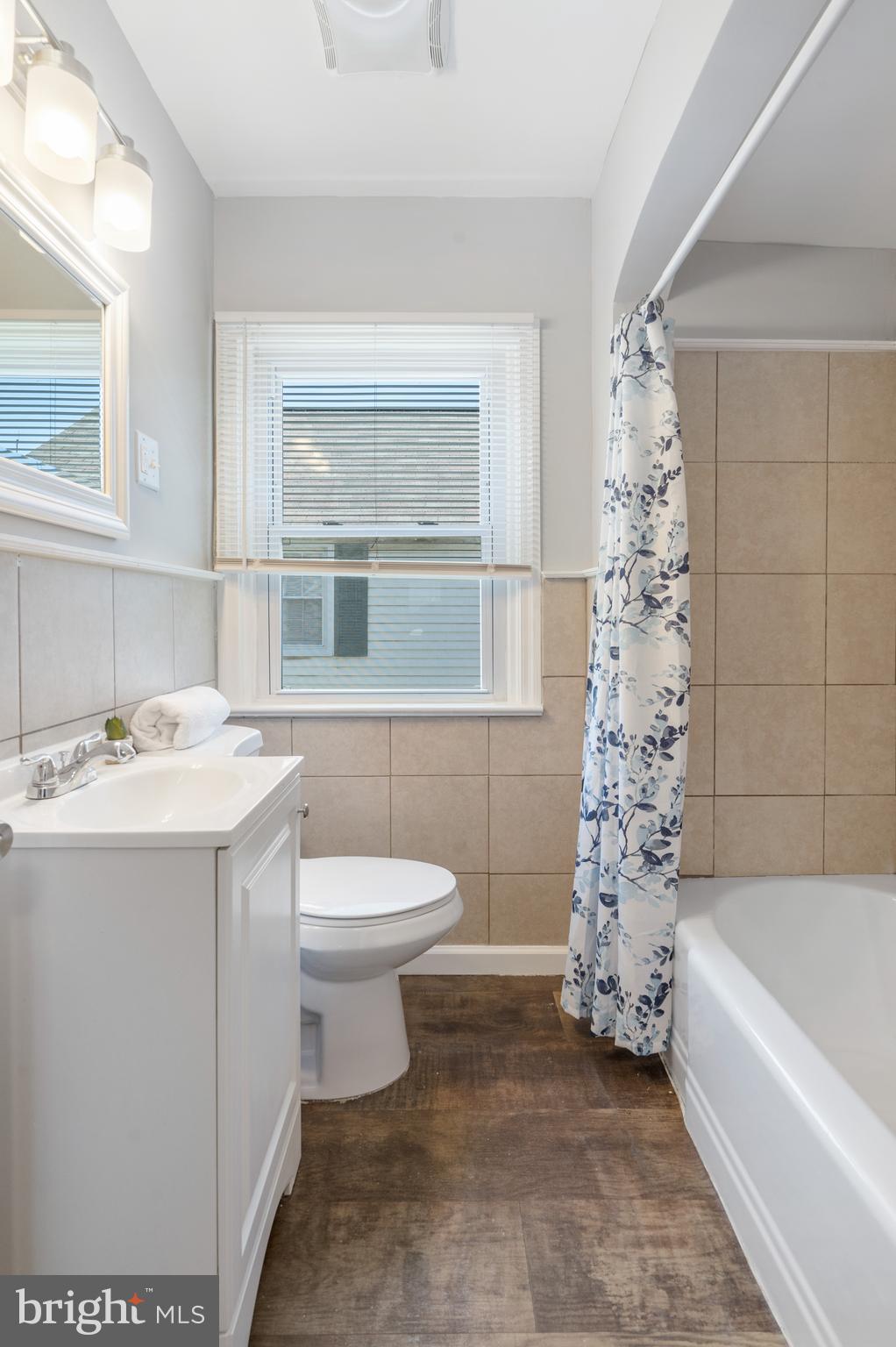 3123 Dunglow Road Baltimore, MD 21222 - Photo 17 of 30 Full Bathroom with Tub