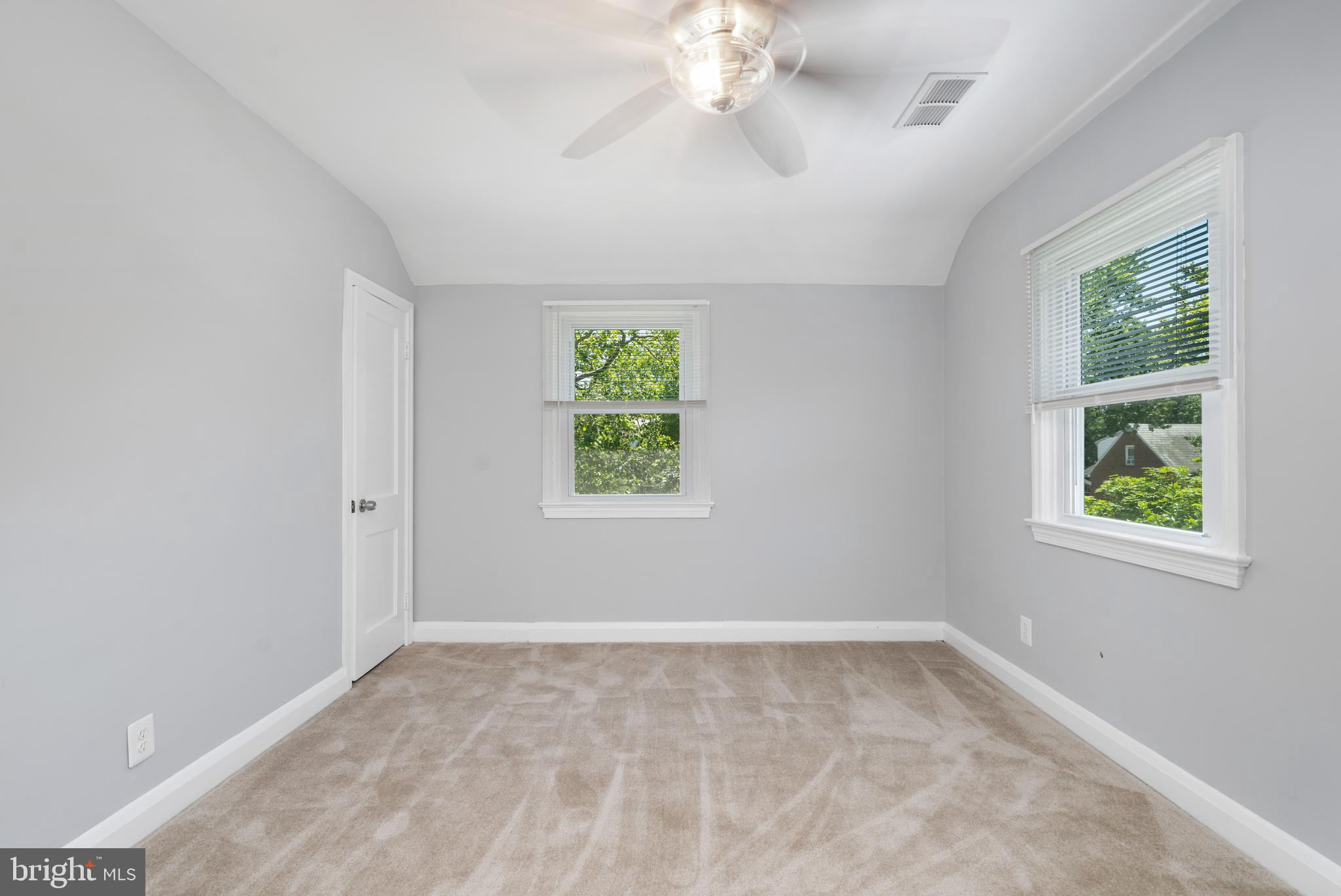 3123 Dunglow Road Baltimore, MD 21222 - Photo 18 of 30 Warm And Inviting Bedroom