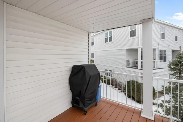 $330,000 | 15152 French Drive North, Unit D, Hugo, MN 55038