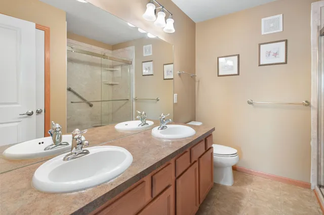 $330,000 | 15152 French Drive North, Unit D, Hugo, MN 55038