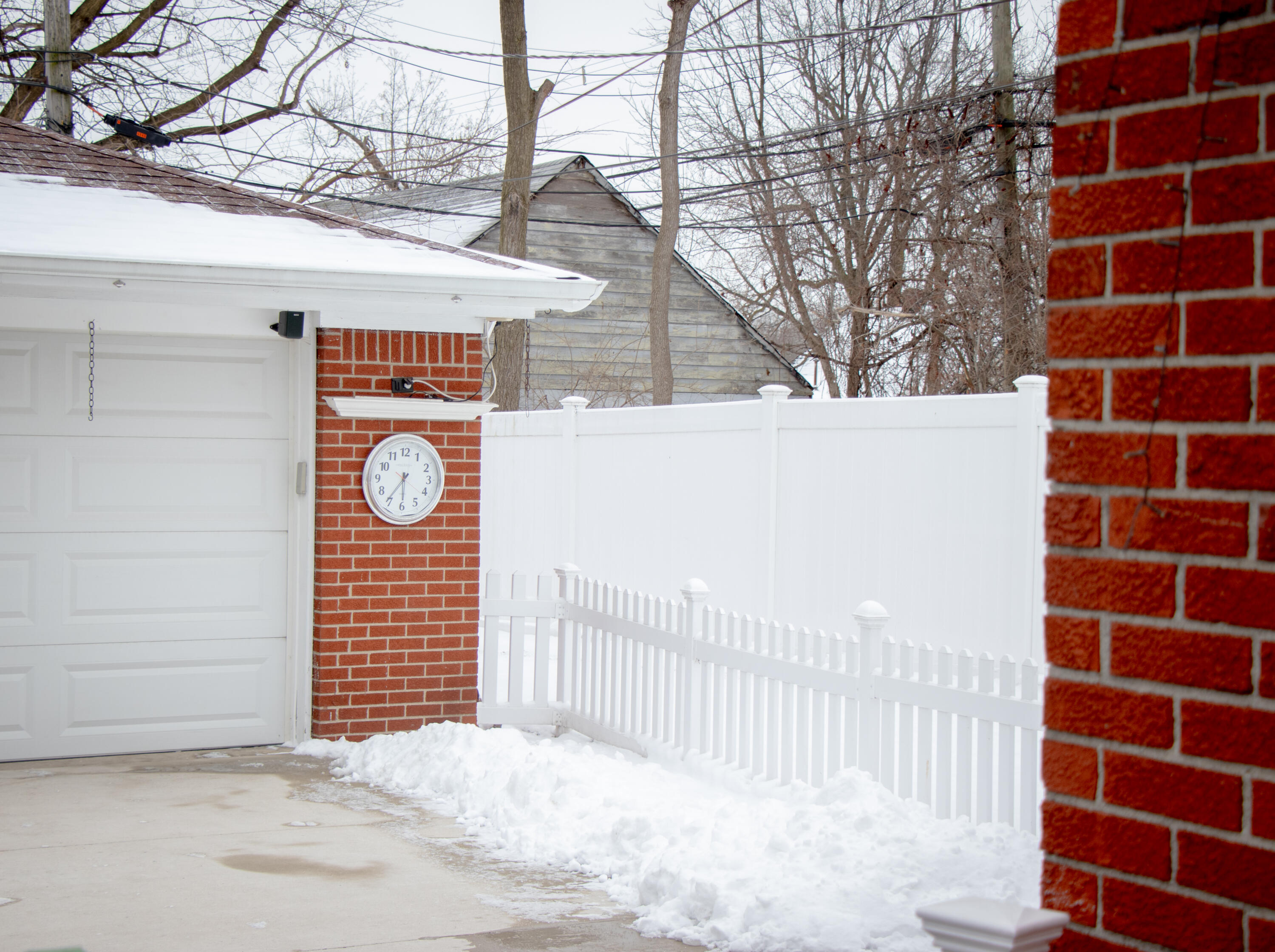 6941 Fellrath Street Taylor, MI 48180 - Photo 30 of 31 garage1
