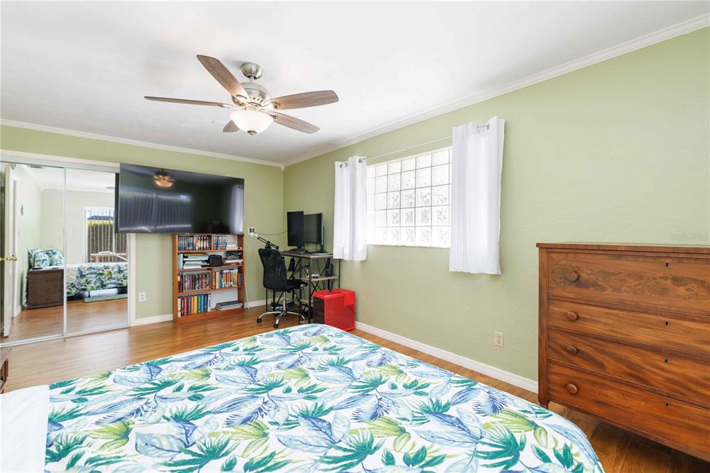 3363 Sheffield Circle Sarasota, FL 34239 - Photo 12 of 29