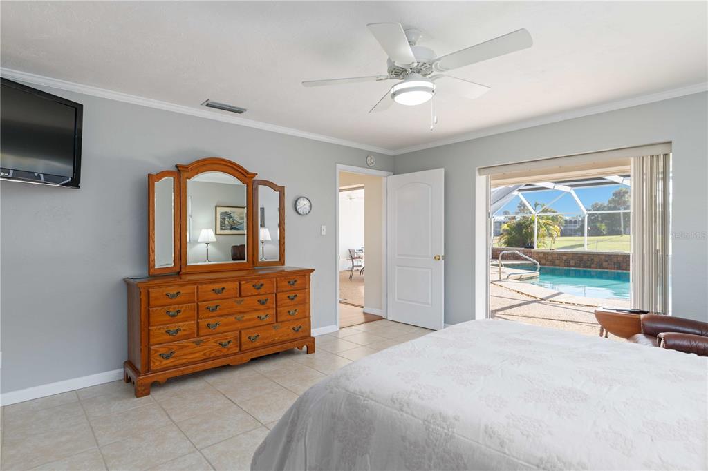 3363 Sheffield Circle Sarasota, FL 34239 - Photo 15 of 29