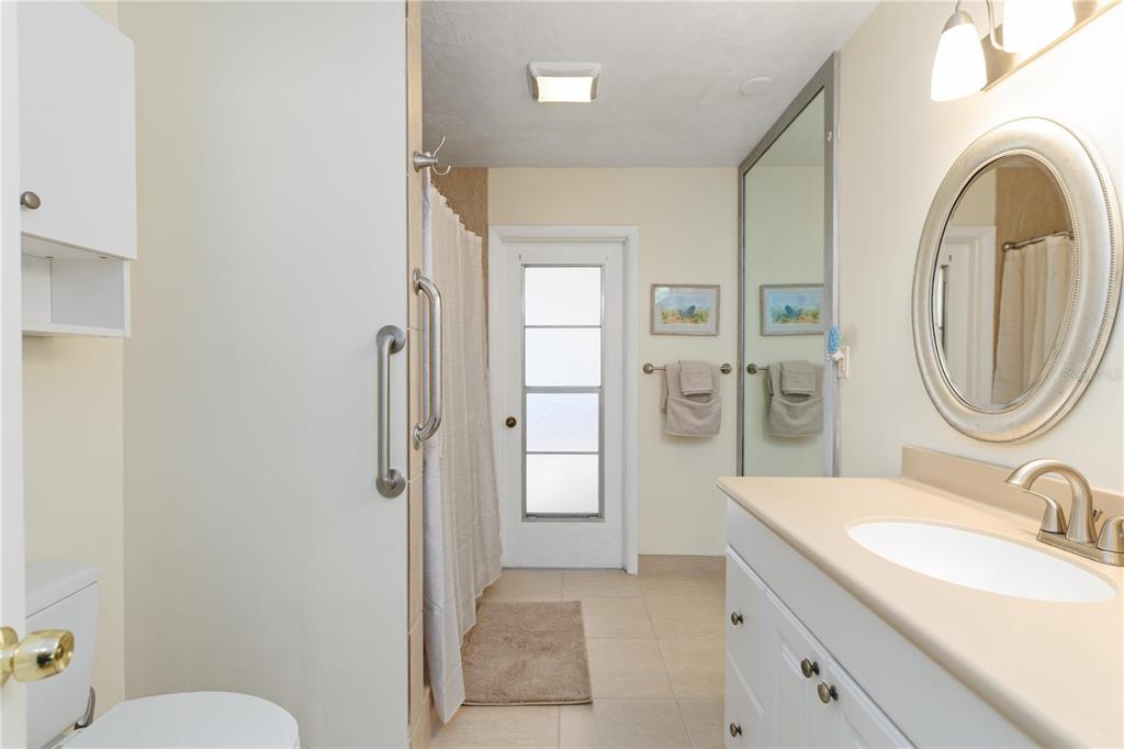 3363 Sheffield Circle Sarasota, FL 34239 - Photo 16 of 29
