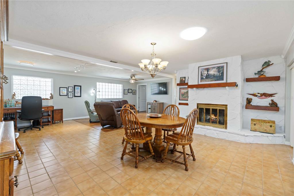 3363 Sheffield Circle Sarasota, FL 34239 - Photo 8 of 29