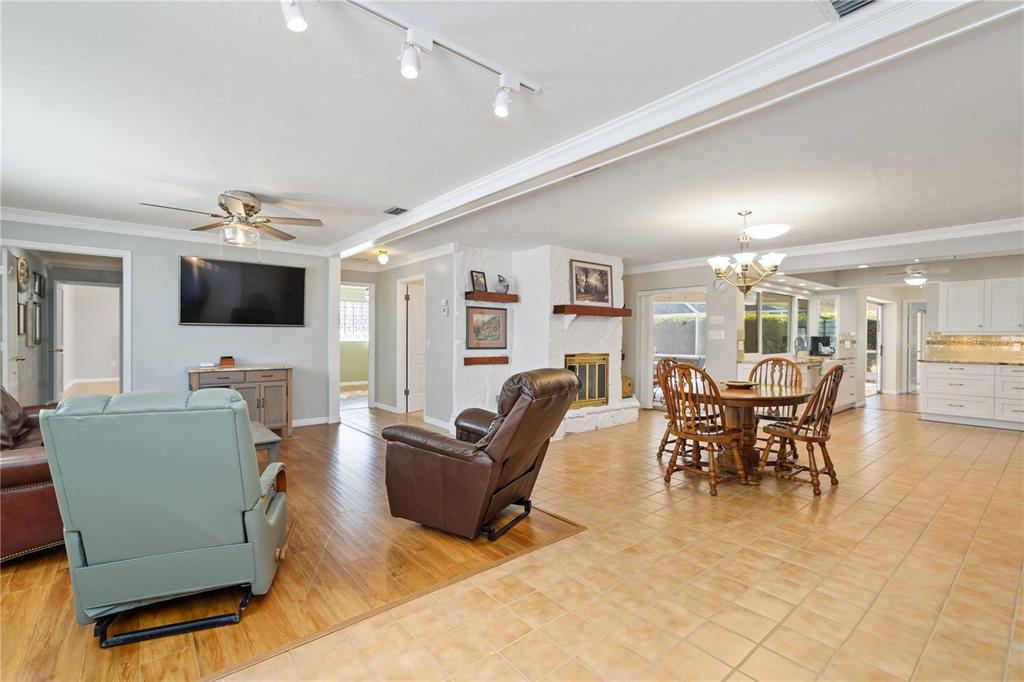 3363 Sheffield Circle Sarasota, FL 34239 - Photo 9 of 29