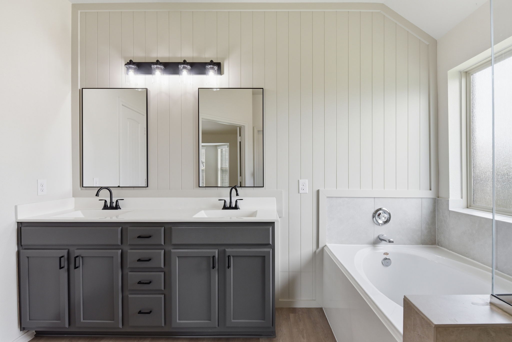 4332 Mocking Run Lane Dickinson, TX 77539 - Photo 7 of 15 Primary Bathroom