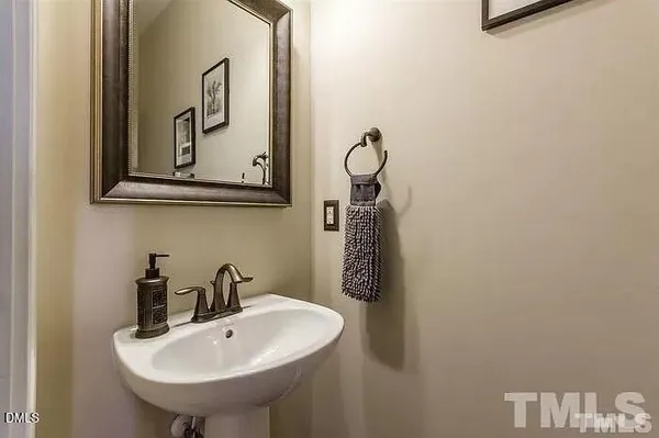 $1,995 | Undisclosed Address, Apex, NC 27539