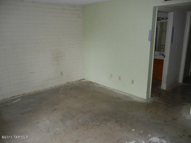 4305 East Presidio Road Tucson, AZ 85712 - Photo 9 of 22
