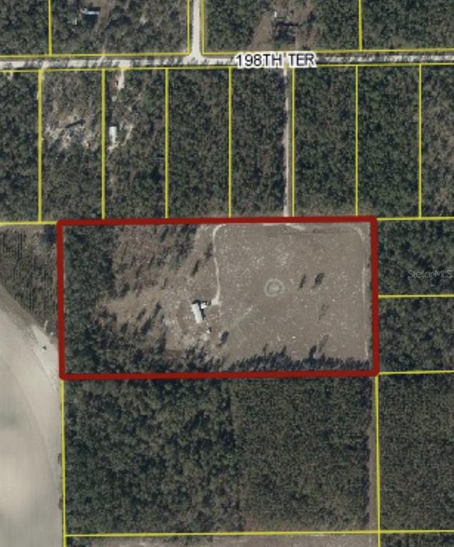 10730 198th Terrace O'Brien, FL 32071 - Photo 27 of 29 a view of a backyard