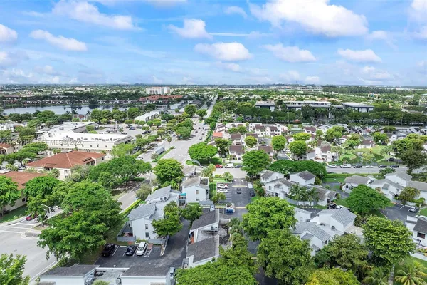$2,850 | 10542 Northwest 7th Terrace, Unit B7, Miami, FL 33172