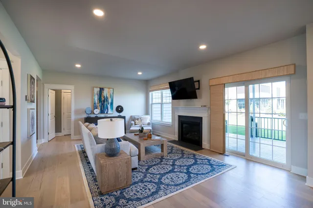 a view of entryway and hall