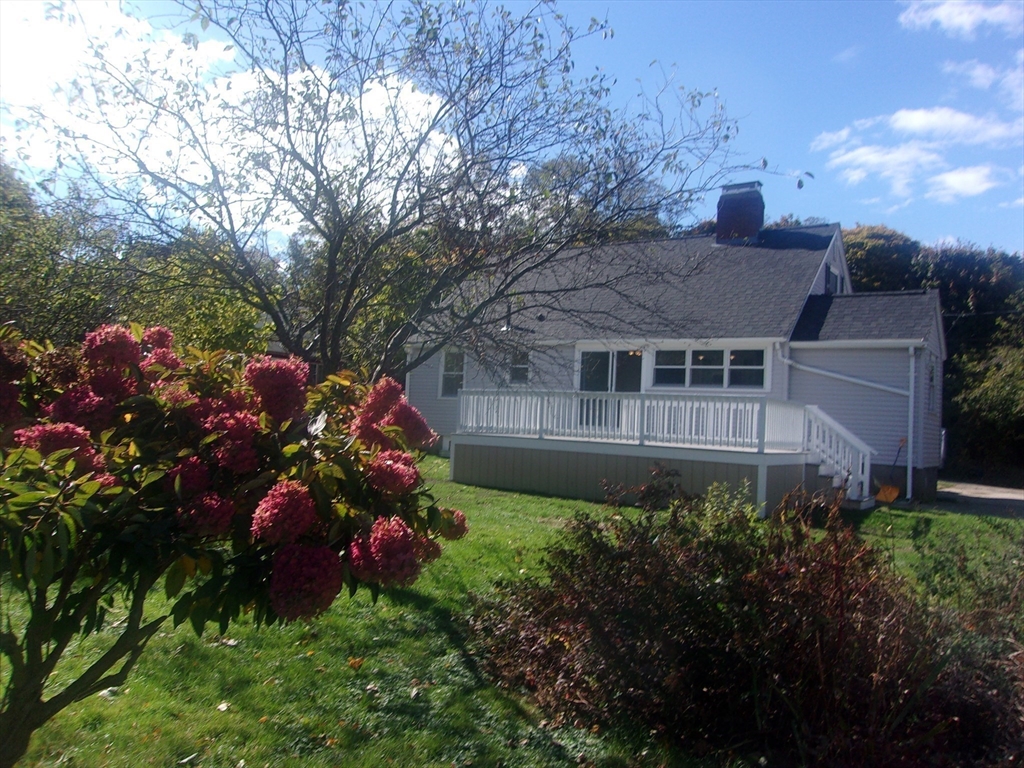 33 Richards Road Hull, MA 02045 - Photo 3 of 29 Gallery Image 3