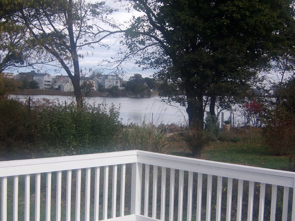 33 Richards Road Hull, MA 02045 - Photo 5 of 29 Gallery Image 5