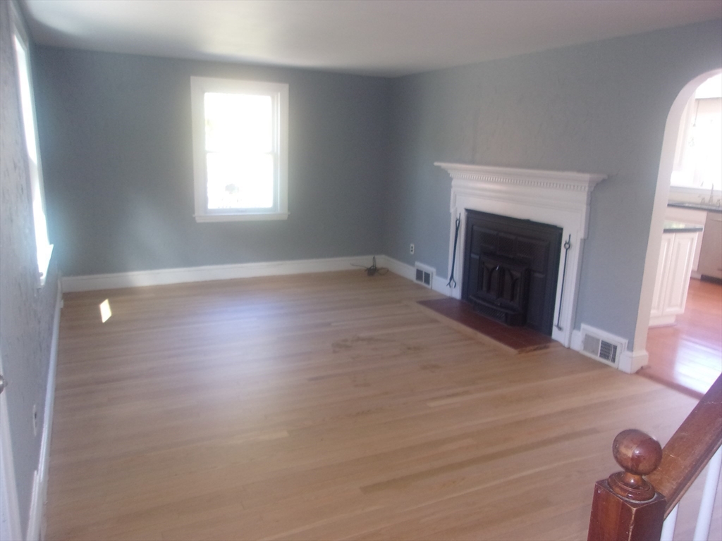 33 Richards Road Hull, MA 02045 - Photo 9 of 29 Gallery Image 9