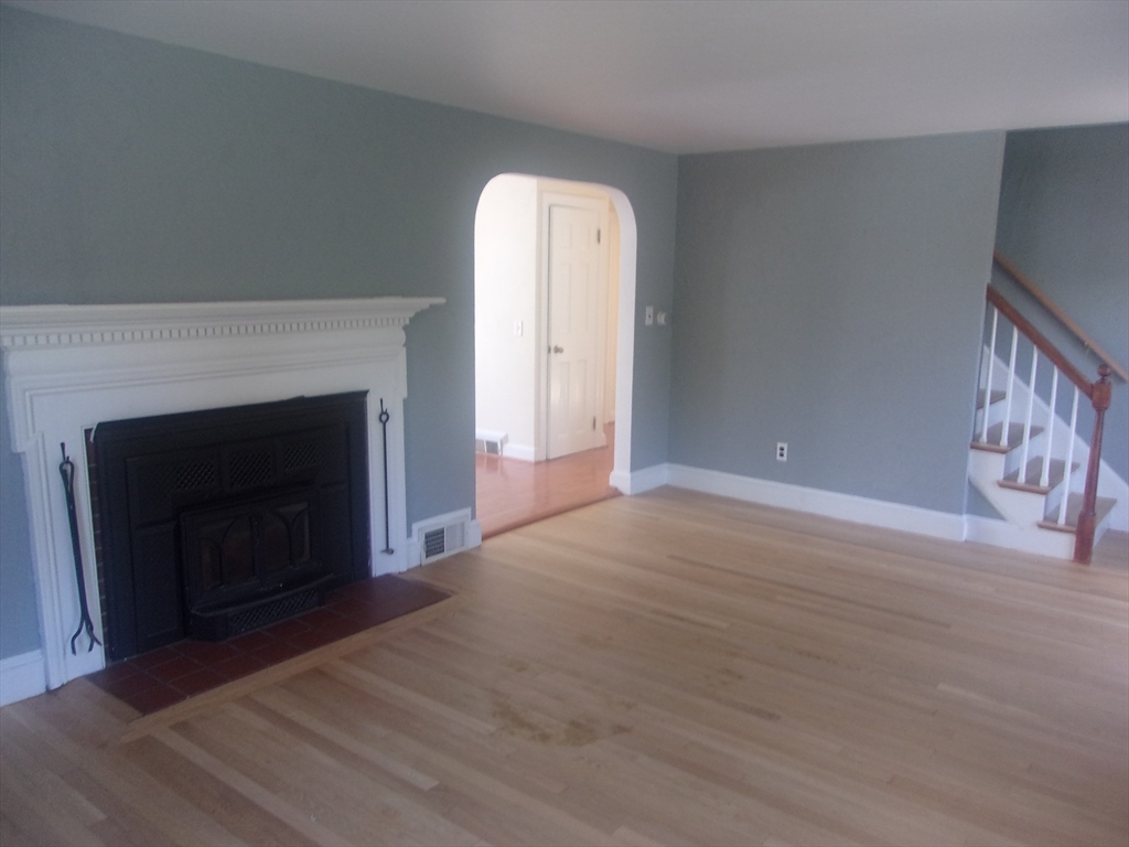 33 Richards Road Hull, MA 02045 - Photo 10 of 29 Gallery Image 10