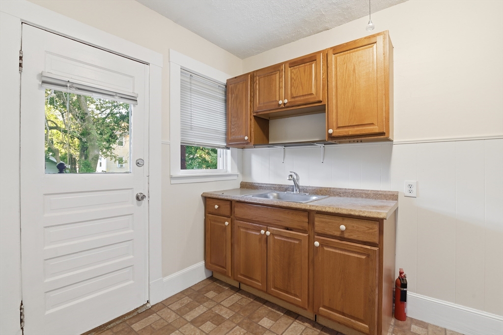 60 Raycroft Street, Unit R1 Quincy, MA 02169 - Photo 7 of 16