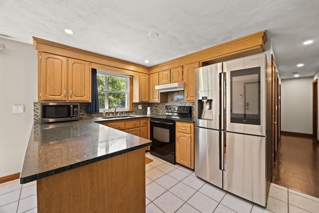 110 Bushee Road Swansea, MA 02777 - Photo 6 of 28