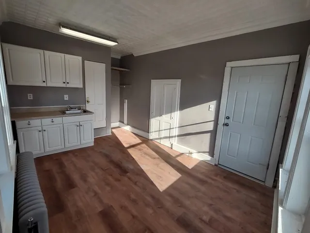 $1,200 | 5 School Street, Unit STUDIO 11, Claremont, NH 03743