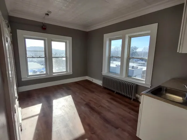 $1,200 | 5 School Street, Unit STUDIO 11, Claremont, NH 03743