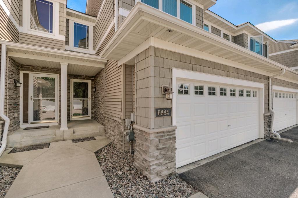 6884 Folkestone Road Apple Valley, MN 55124 - Photo 1 of 32 Gallery Image 1