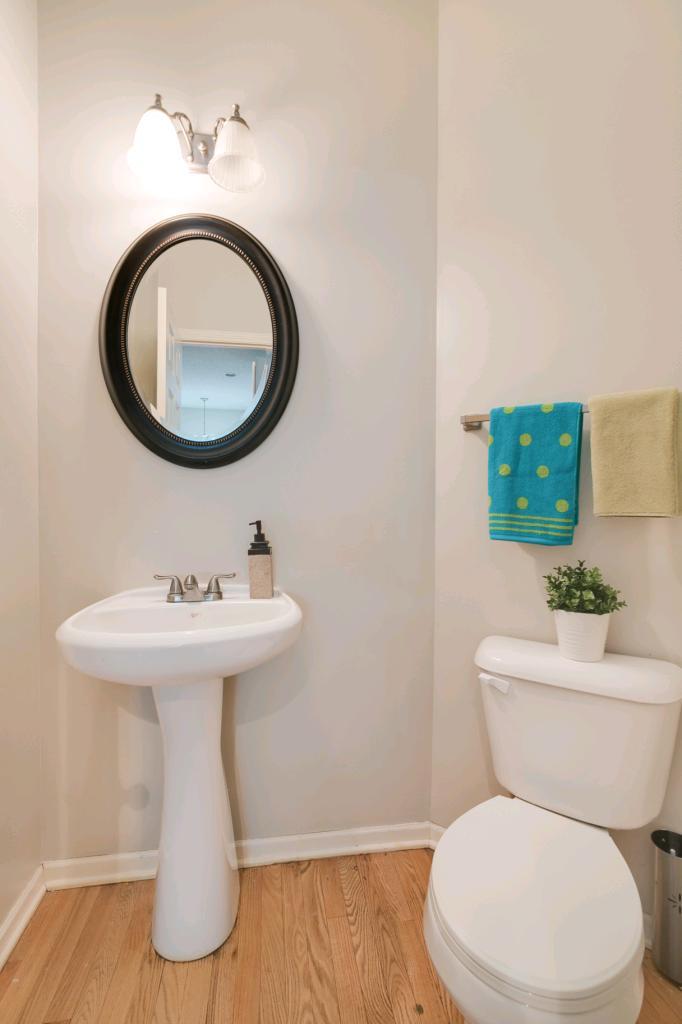 6884 Folkestone Road Apple Valley, MN 55124 - Photo 13 of 32 Gallery Image 13