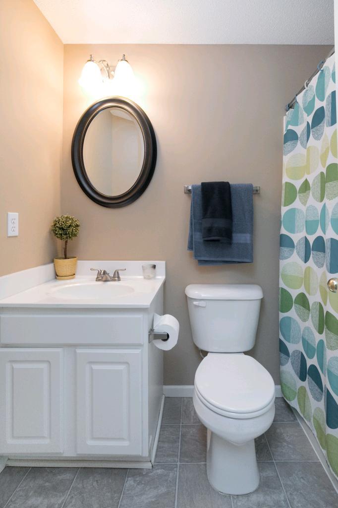 6884 Folkestone Road Apple Valley, MN 55124 - Photo 30 of 32 Gallery Image 30